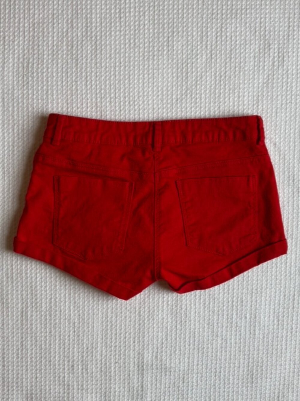 H&M Cotton Cuffed Chino Red Mini Shorts Women’s Size 2 - Picture 3 of 8